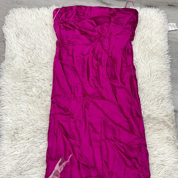 Amanda Uprichard Shiran Strapless Midi Dress in Magenta silk - Picture 3 of 8